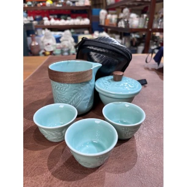 457龙凤呈祥一壶三杯旅行茶具