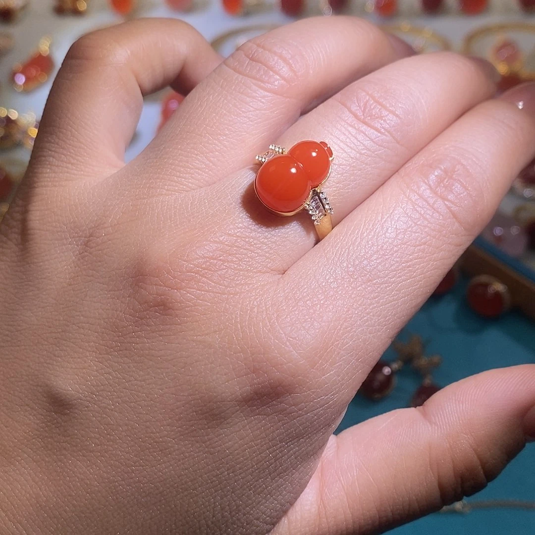南红玛瑙18K金镶嵌戒指