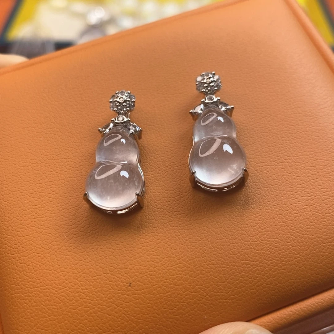 石英质玉合金颈饰