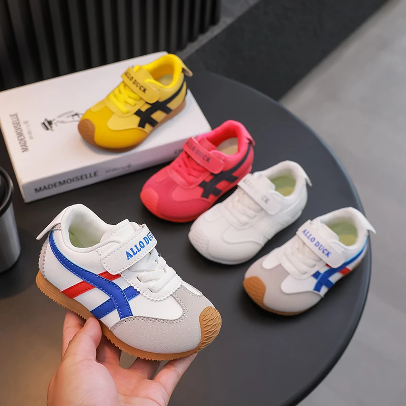 新款秋季儿童运动鞋时尚防水防滑耐磨男童阿甘男童女童休闲童鞋