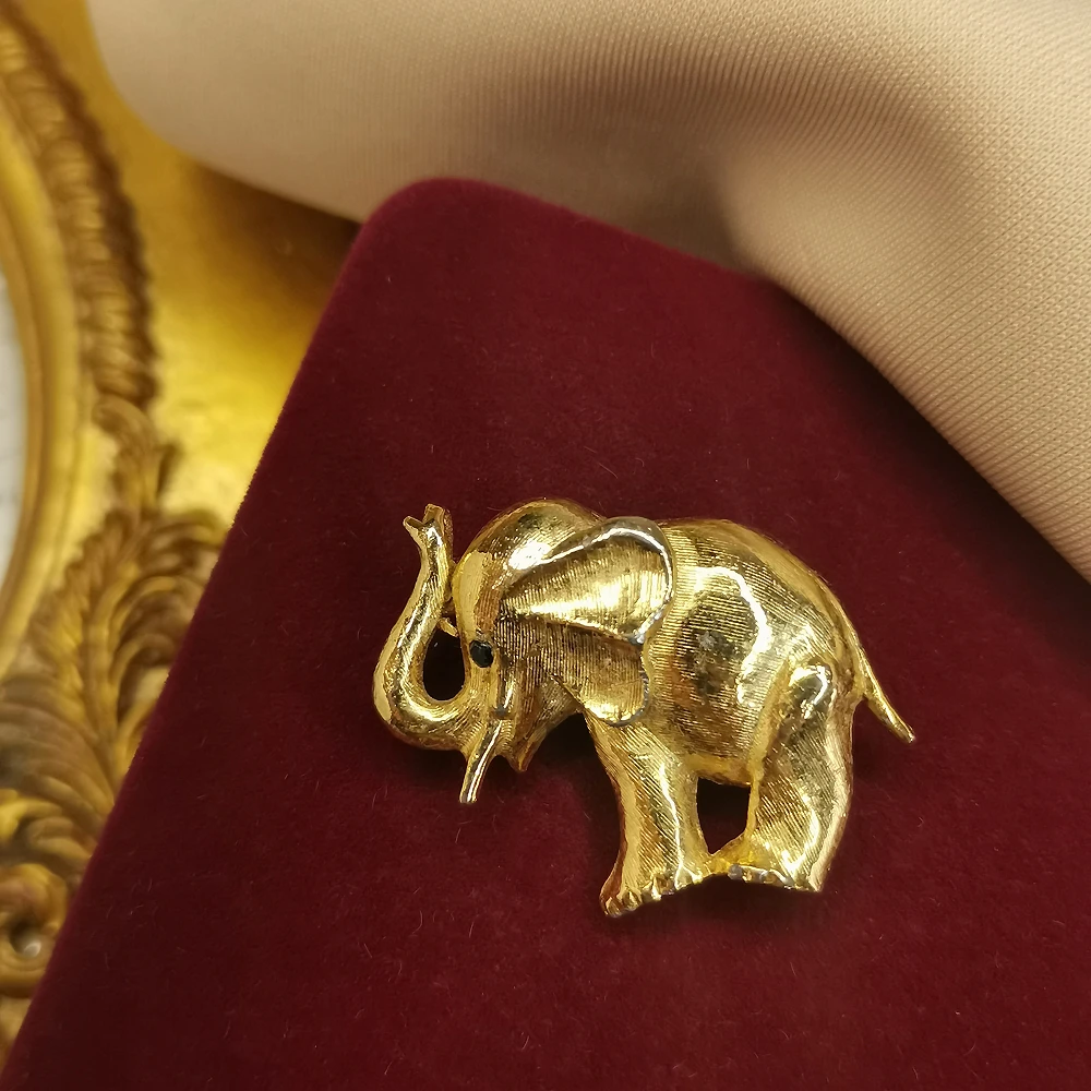 金色小象胸针[2501202-037]