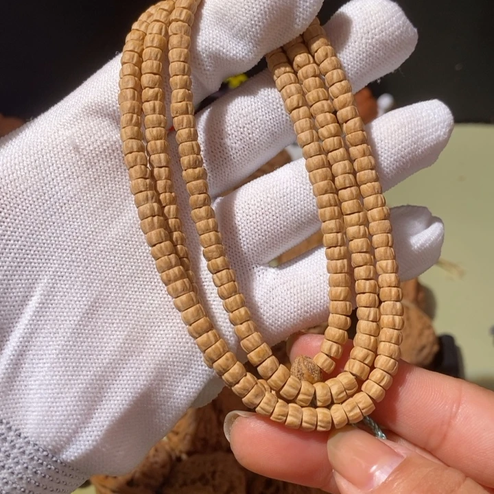 文玩核桃手串……20