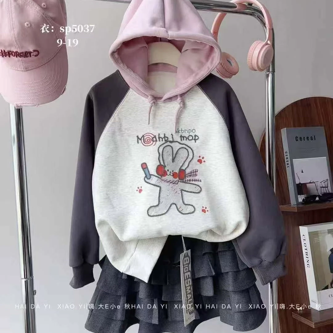 5037儿童小兔子插肩卫衣