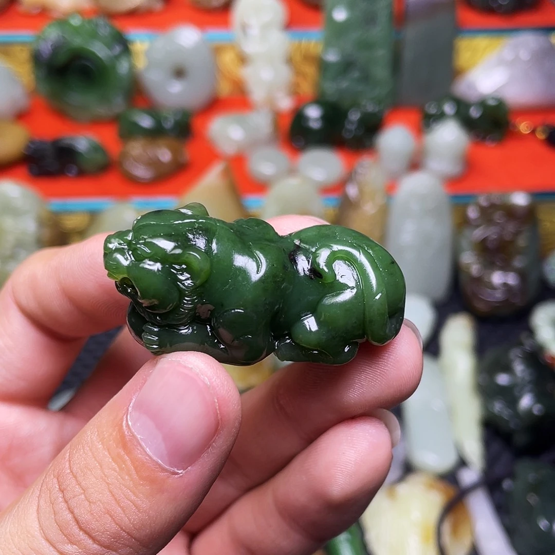 ****W和田玉未镶嵌颈饰