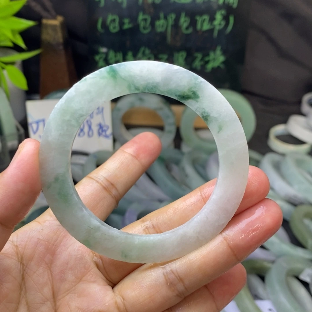 定制翡翠未镶嵌手镯