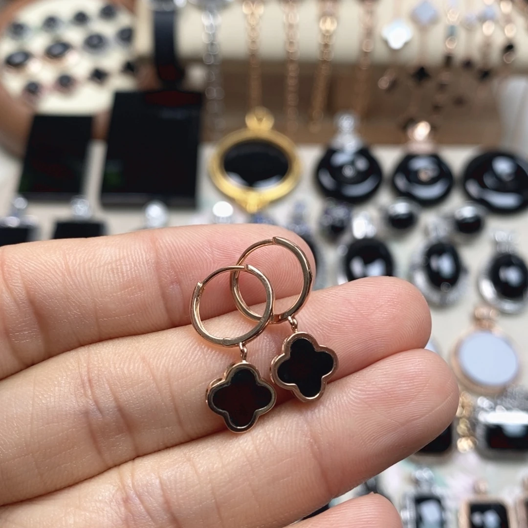 翡翠18K金镶嵌耳饰