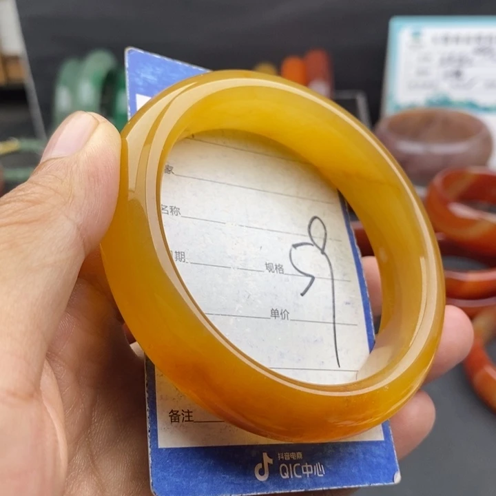 未镶嵌手镯石英质玉