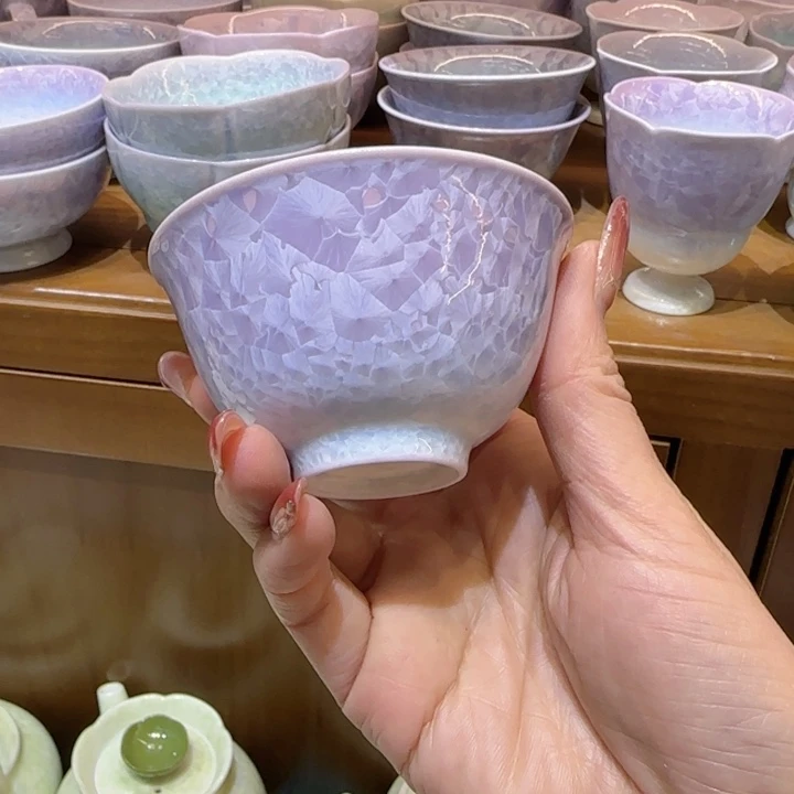 品***心茶杯的颜色是白色和黑色最