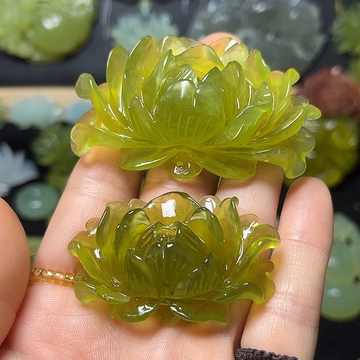 未镶嵌蛇纹石玉颈饰