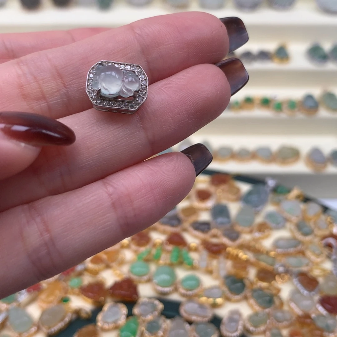 圆***嘟翡翠银S925镶嵌颈饰