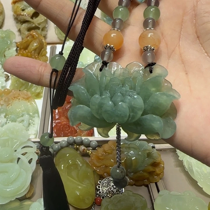 蛇纹石玉吊坠未镶嵌