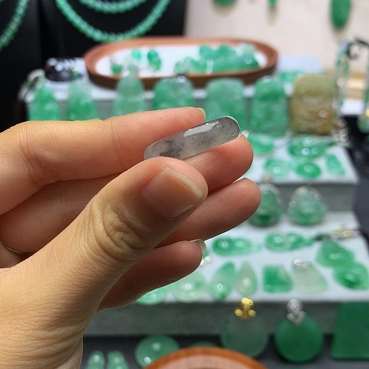 石英质玉（非洲翠）未镶嵌颈饰请*