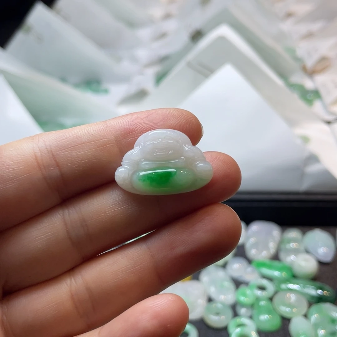 翡翠未镶嵌吊坠(不含链)色佛