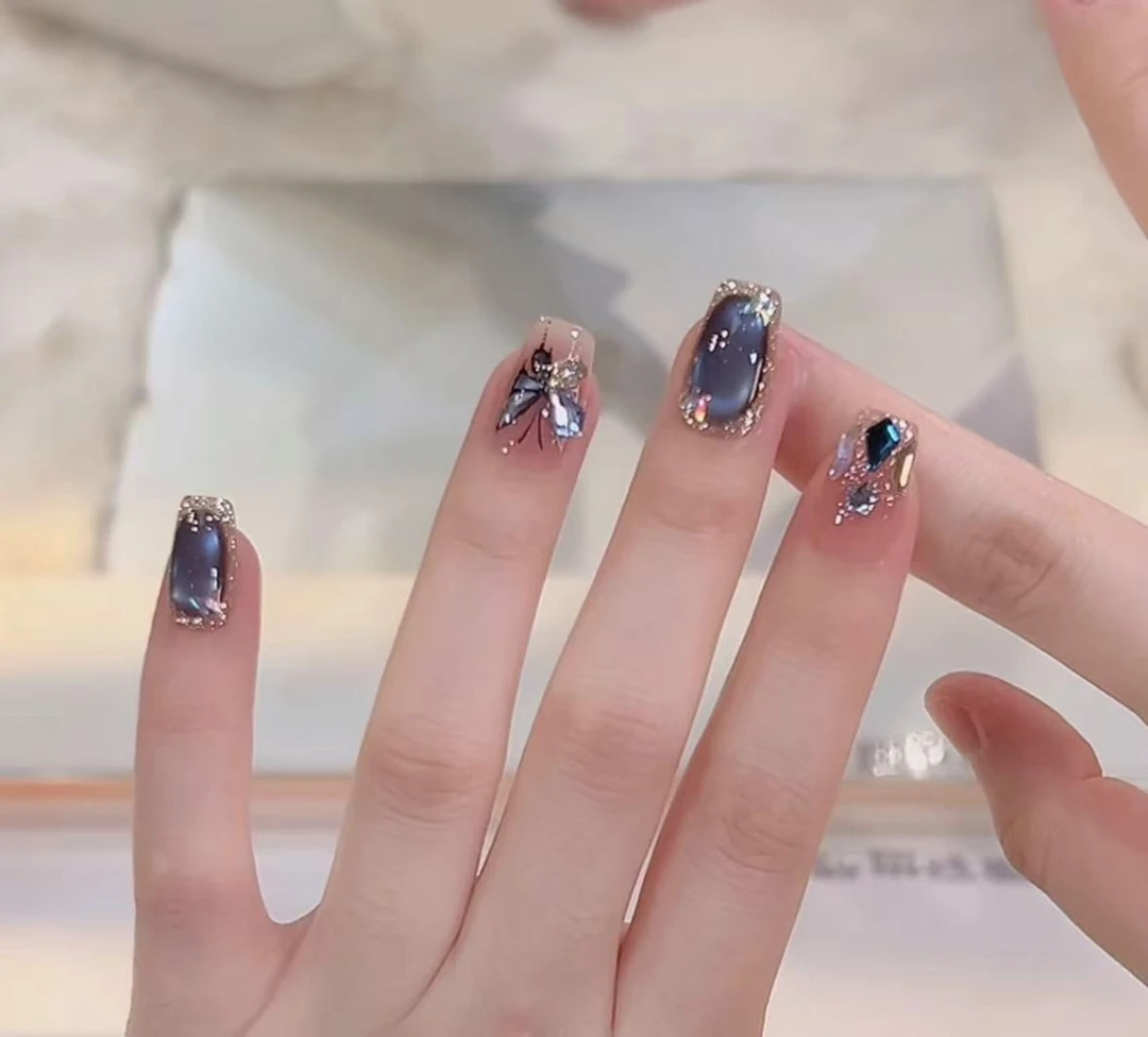 【冰川蓝蝶】野世穿戴甲 冰川蓝玻璃珠猫眼拼钻蝴蝶纯手工美甲