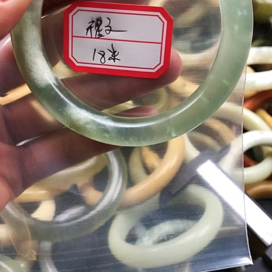 蛇纹石玉手镯未镶嵌雅*