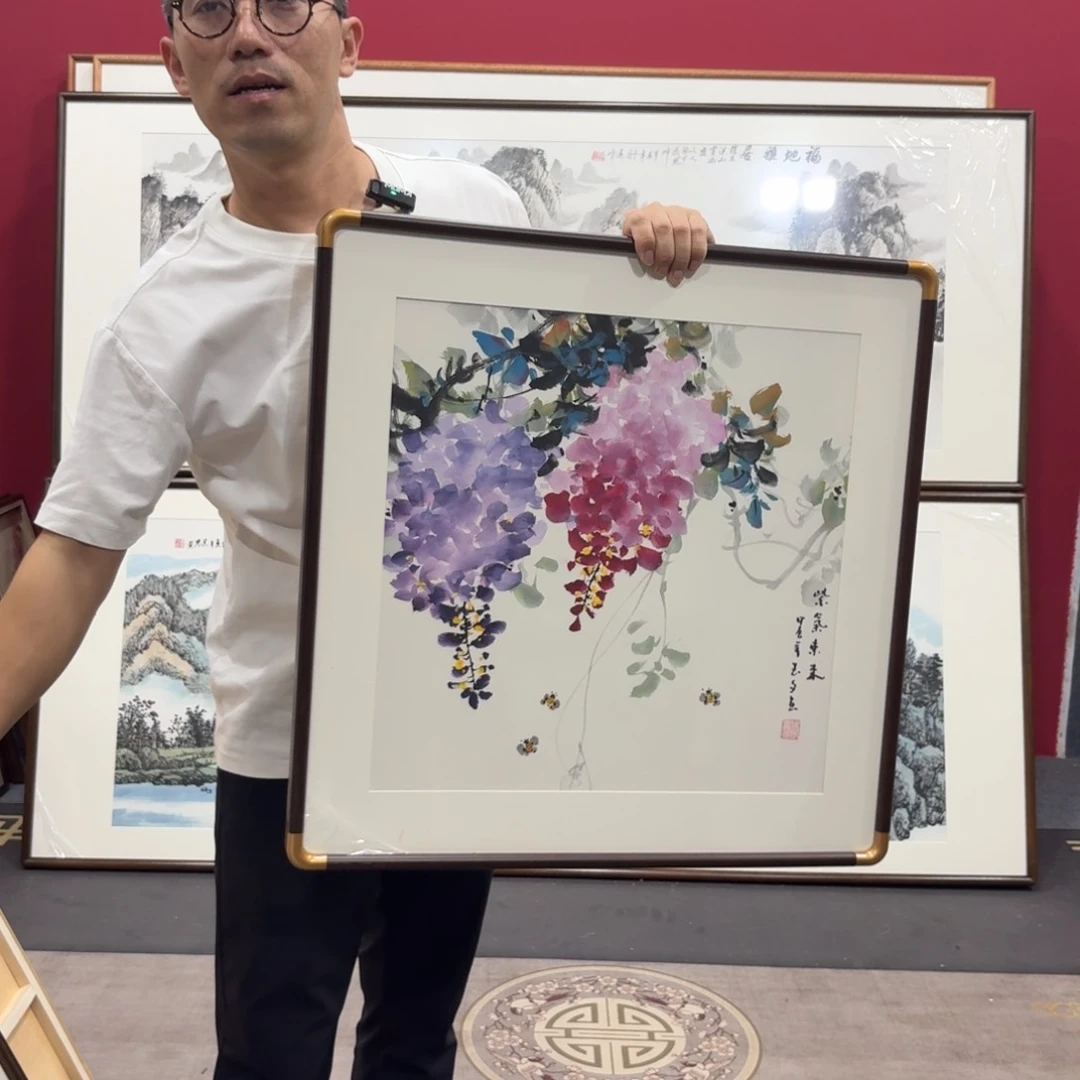 国画带框绘画作品