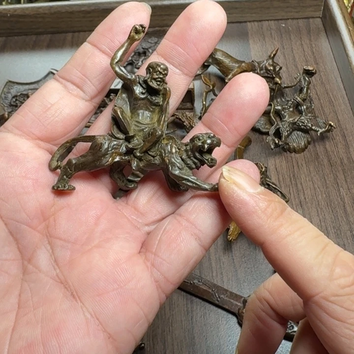 铜器摆件收收藏藏