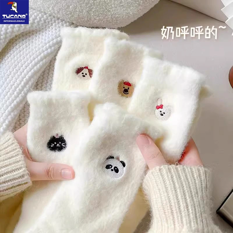 白色袜子女秋冬季澳绒加绒加厚日系可爱卡通居家保暖月子袜睡眠袜