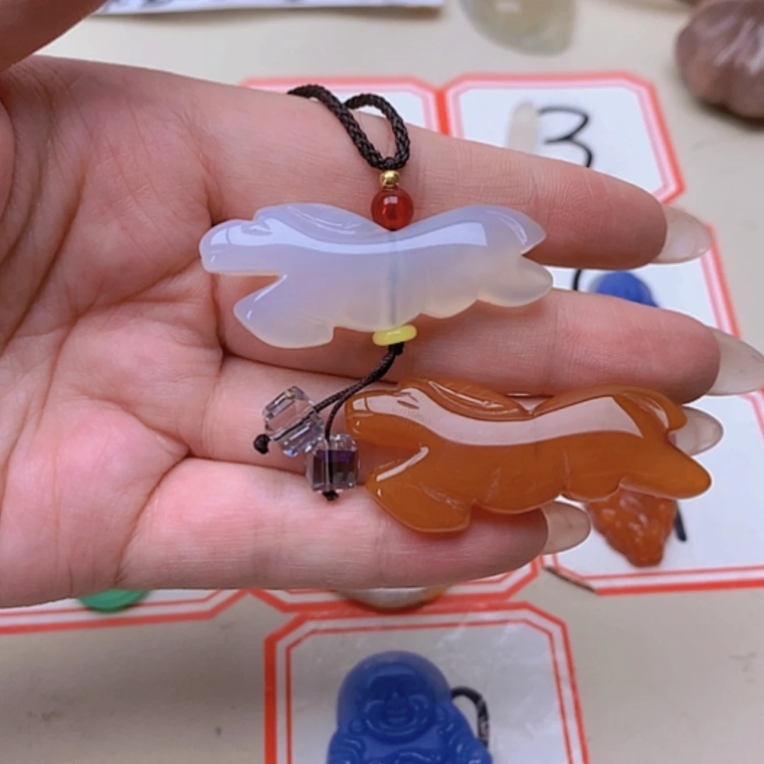 【闪购商品】玛瑙/玉髓未镶嵌珠宝半成品文****）