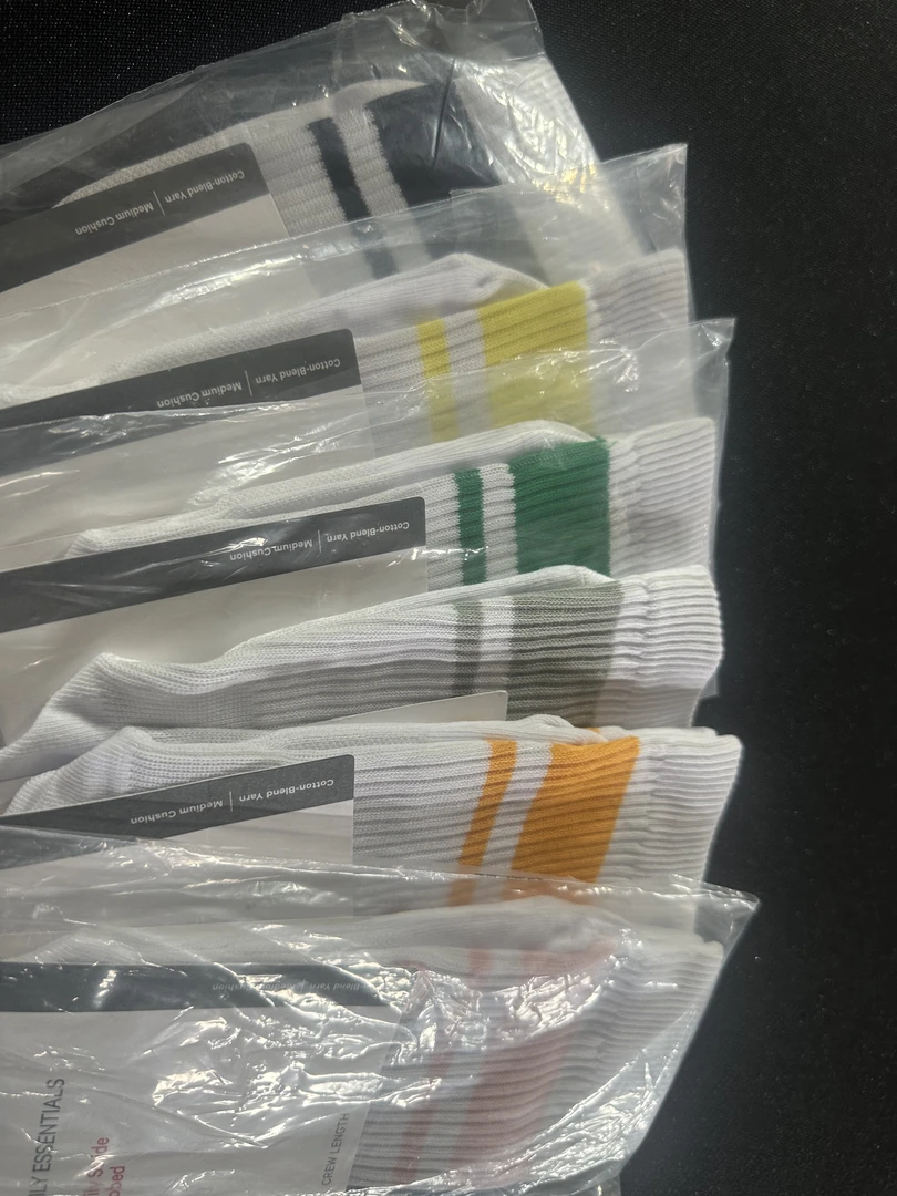 品牌 高筒运动袜  颜色随机