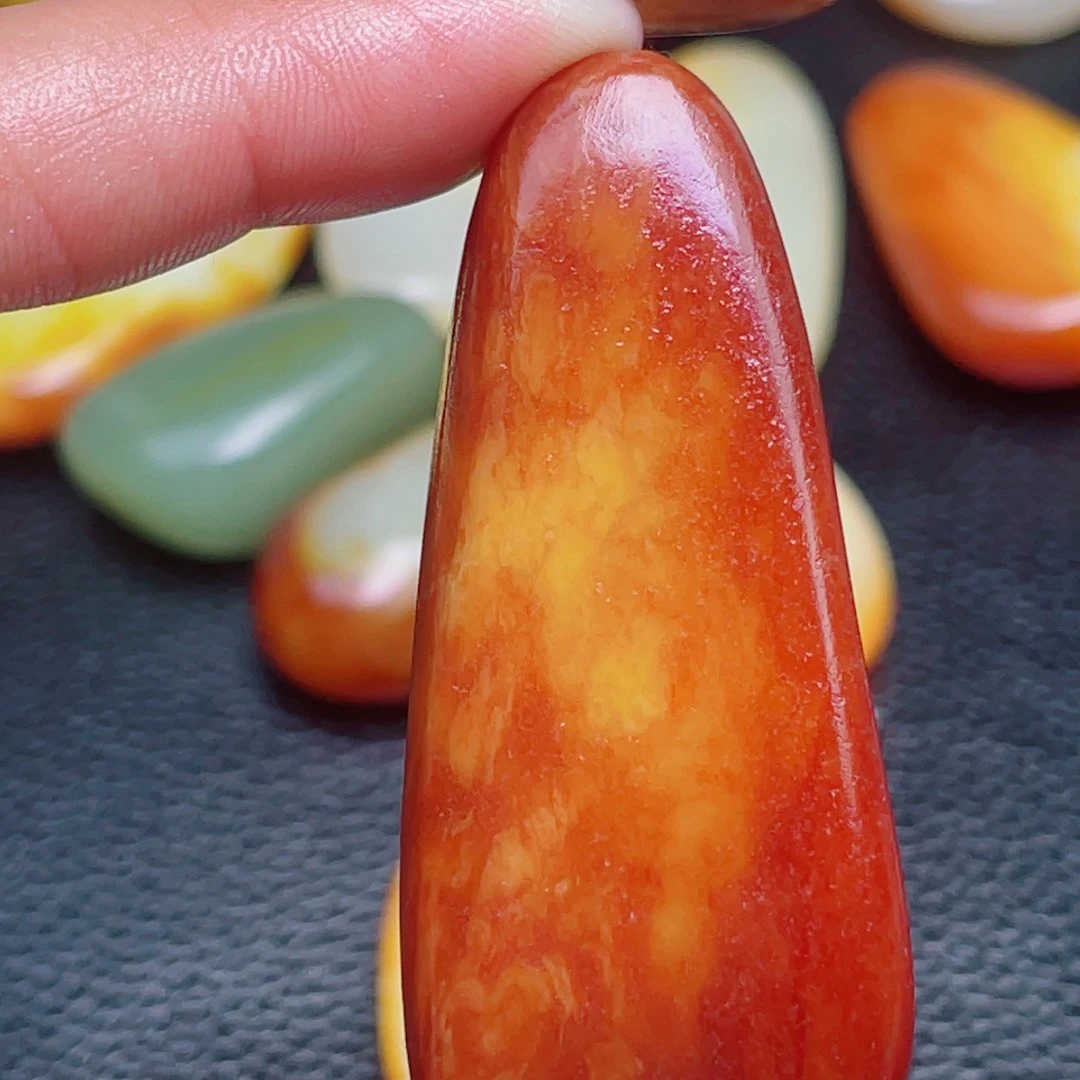 和田玉未镶嵌珠宝奇石