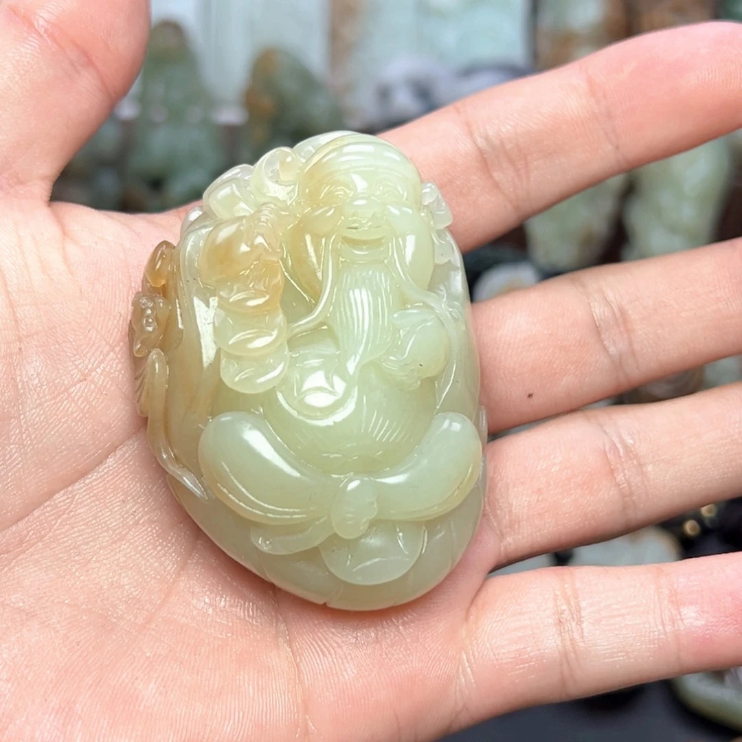 和田玉未镶嵌把件