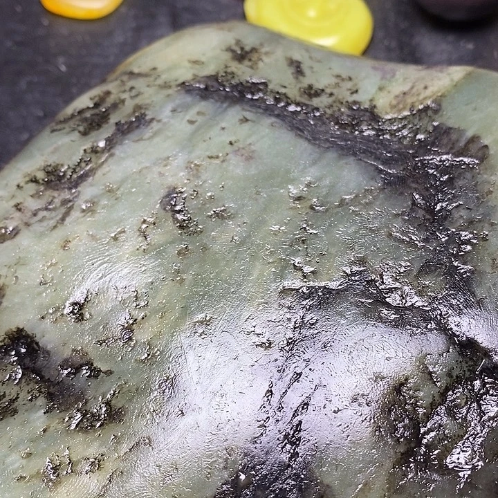 和田玉未镶嵌耳饰