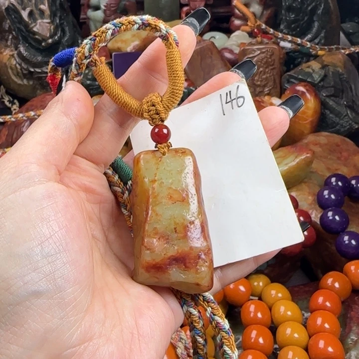 透闪石质玉未镶嵌珠宝奇石