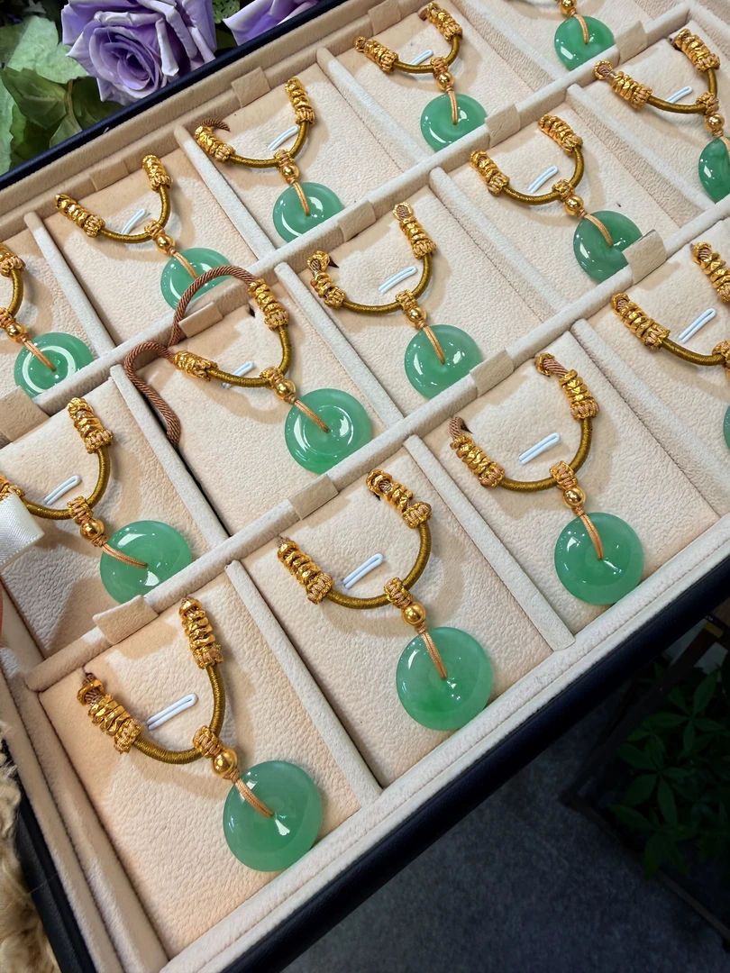 18K翡翠平安扣吊坠-多样性发货一件-xzf