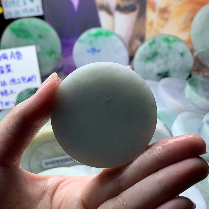 定制翡翠未镶嵌手镯