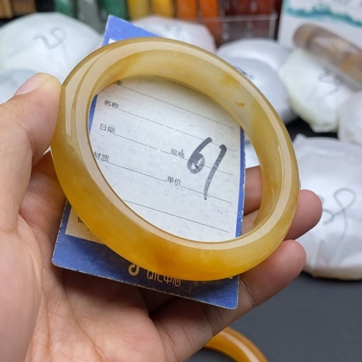未镶嵌手镯石英质玉