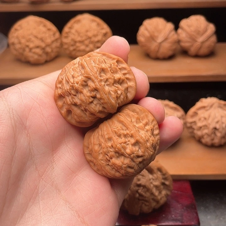 吊坠文玩核桃40全品红皮球白