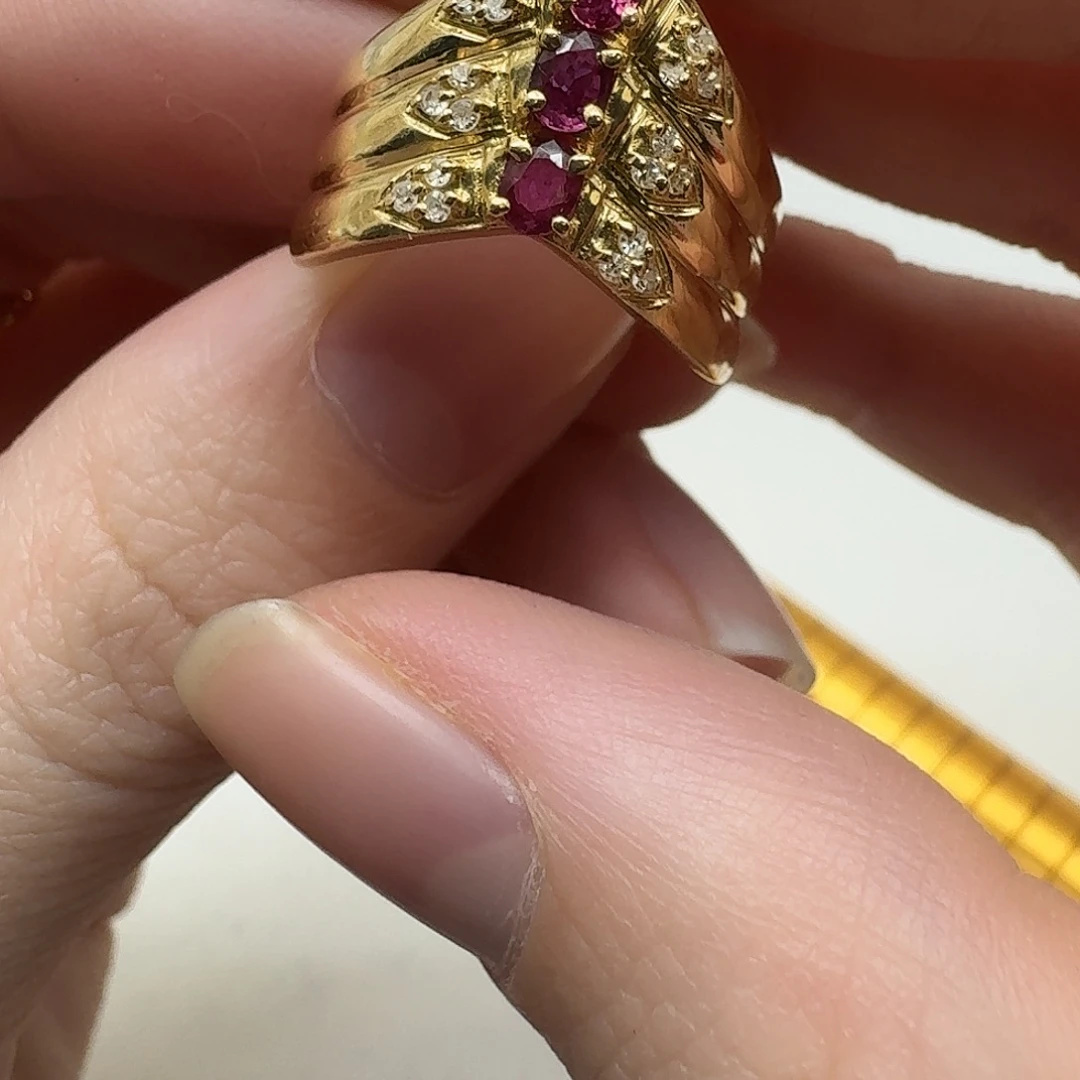 戒指红宝石未镶嵌