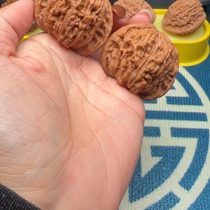 桃核吊坠瀅四座楼