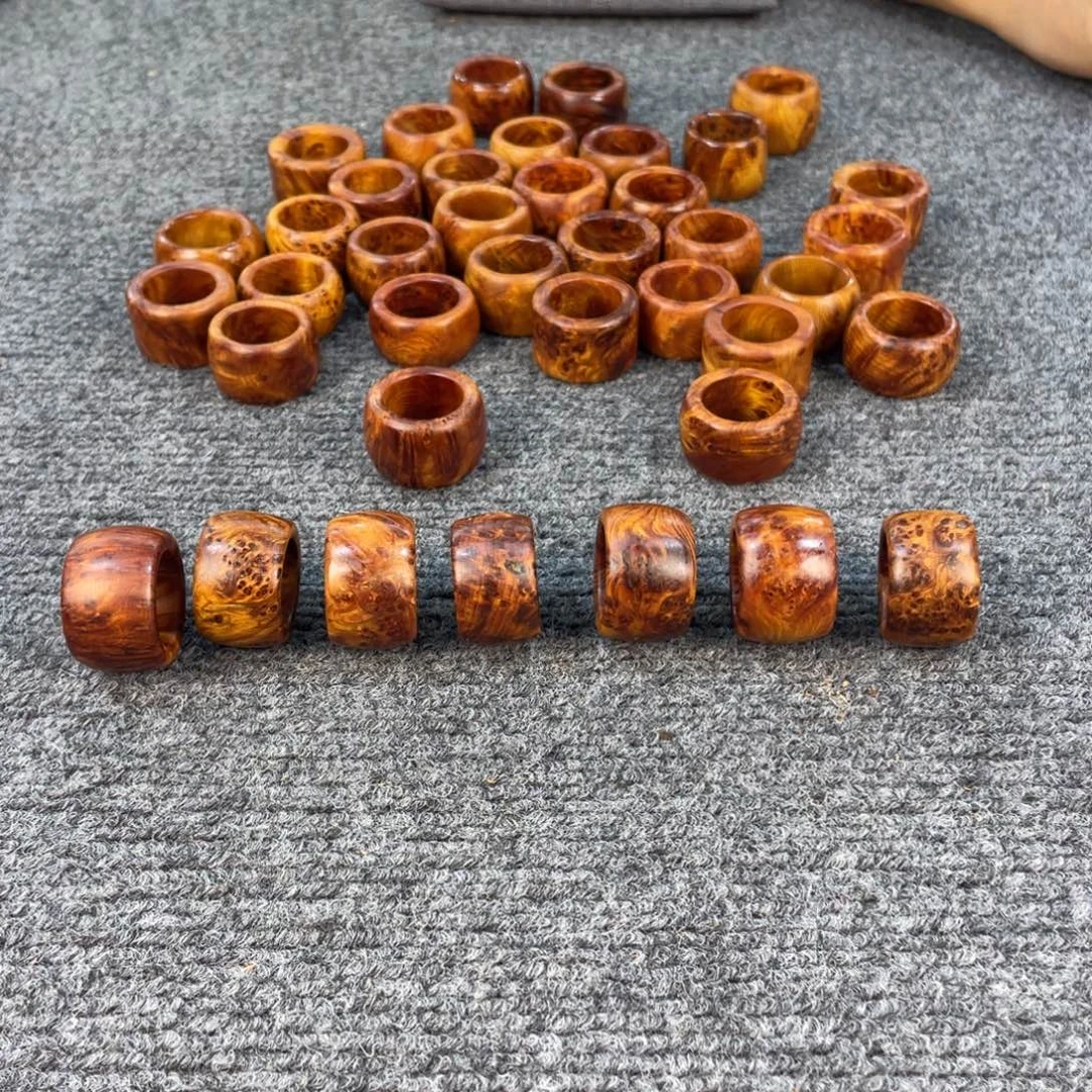 柏木（崖柏）留疤扳指，太行崖柏，玉化透光满瘤，到手一个