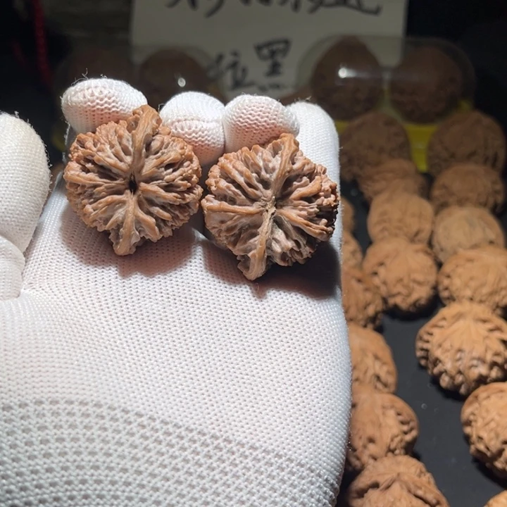 小****文玩核桃把件文玩核桃