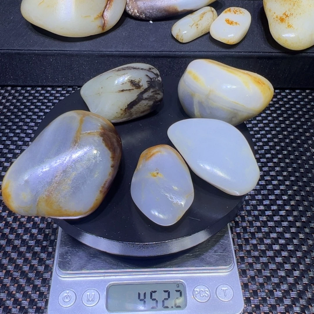 和田玉（子料）未镶嵌吊坠(不含链)452克