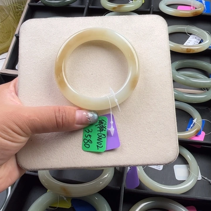 和田玉手镯未镶嵌玲珑美镯55