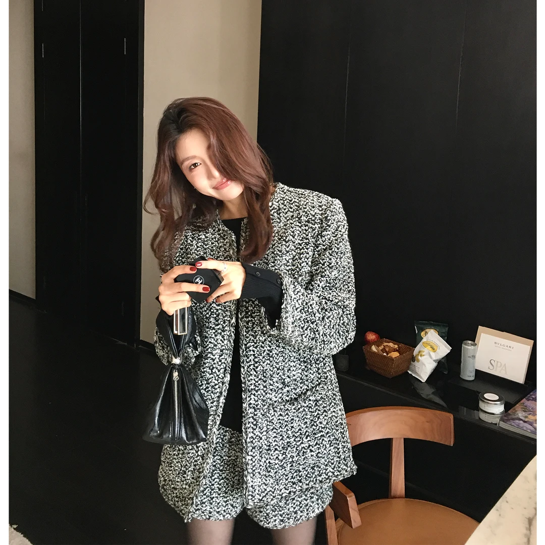 龍喜儿11.1  8:00AM开抢！白茶 轻奢粗花编织毛外套短裤套装W163