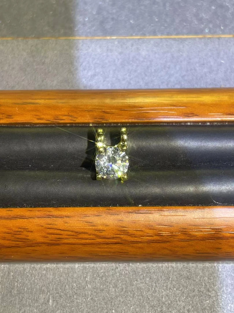 a2003黄色牛牛吊坠多样性发货