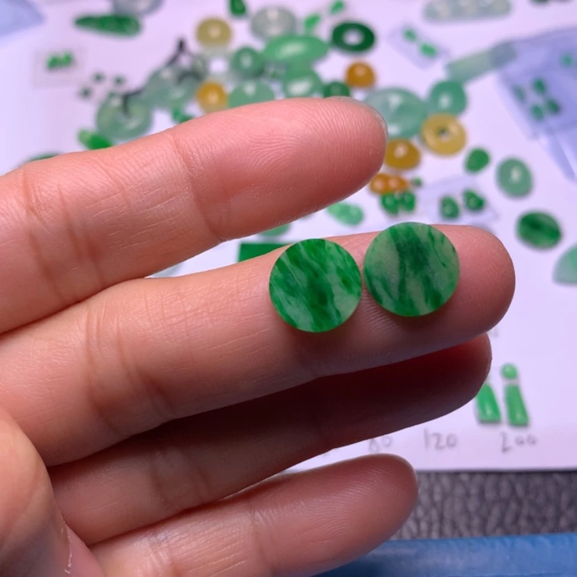 【闪购商品】翡翠颈饰未镶嵌大***?牌