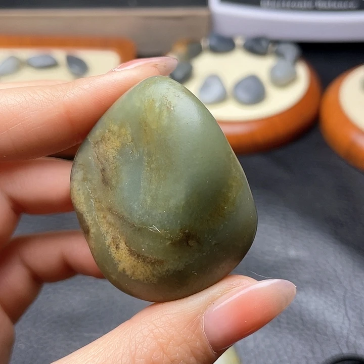 和田玉颈饰未镶嵌15