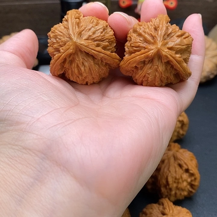 人***梦文玩核桃把件白奔