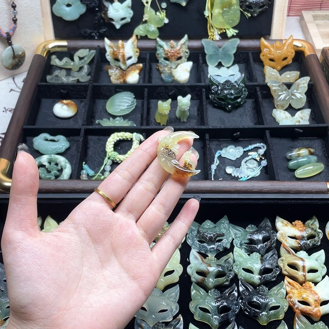 未镶嵌蛇纹石玉颈饰月亮猫不退不换