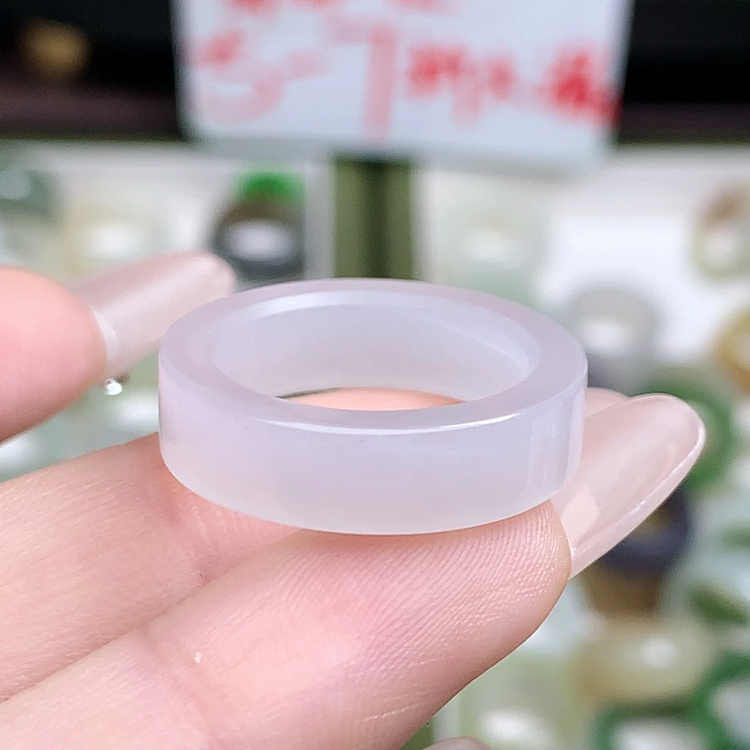 未镶嵌戒指和田玉