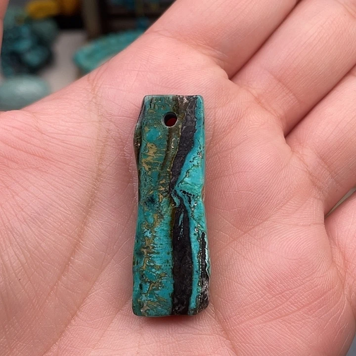 绿松石未镶嵌吊坠