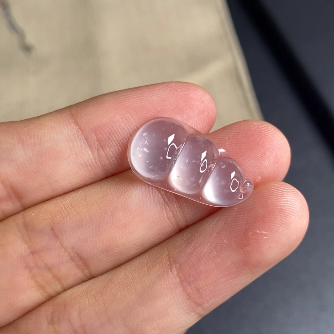 翡翠未镶嵌颈饰豆子