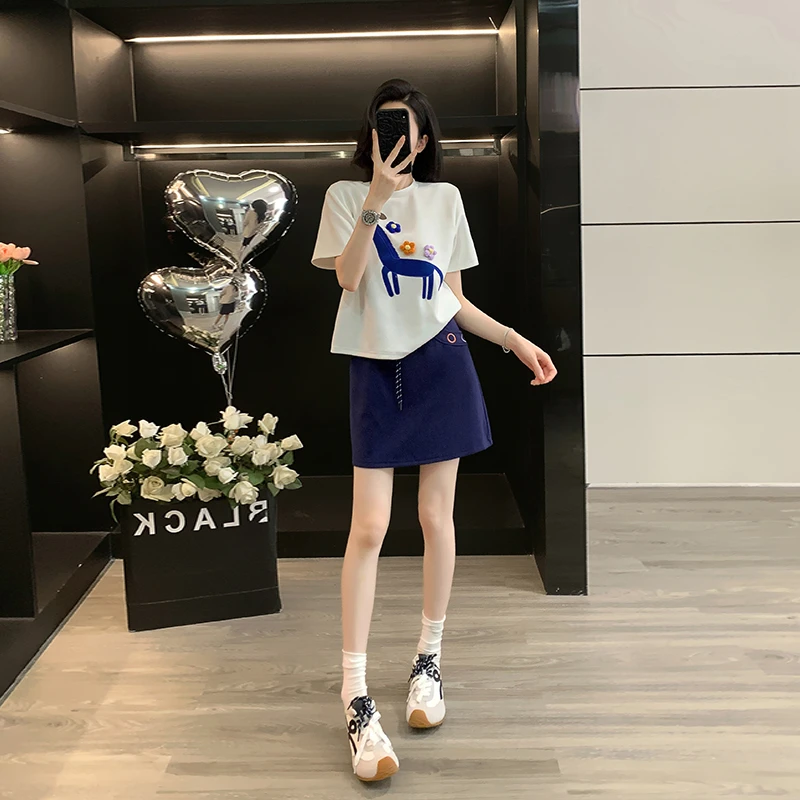 2025夏新款极简风休闲套装女设计感小马印花上衣+高腰裤裙两件套