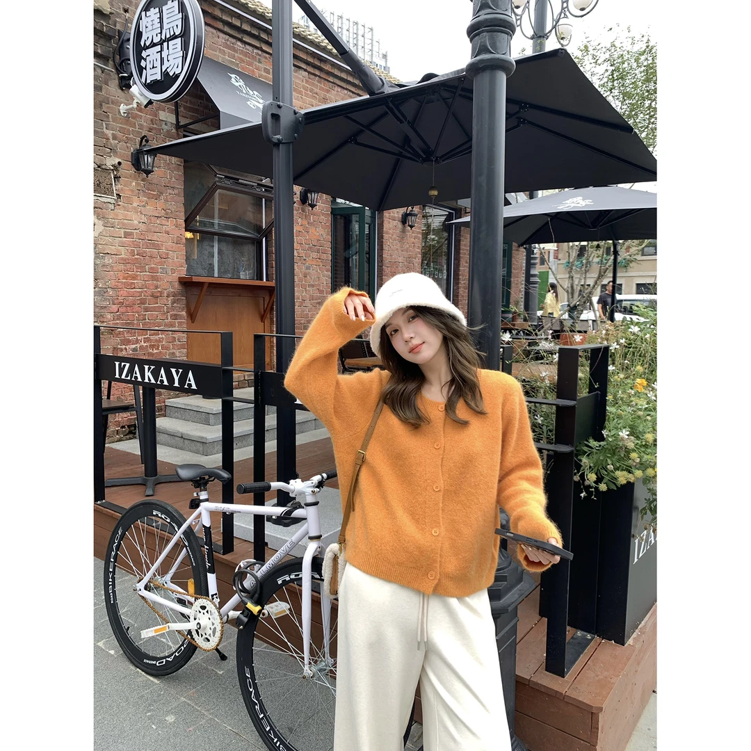 陳文文xenl【焦糖曲奇】秋季新款百搭简约宽松显白圆领毛衣开衫0150