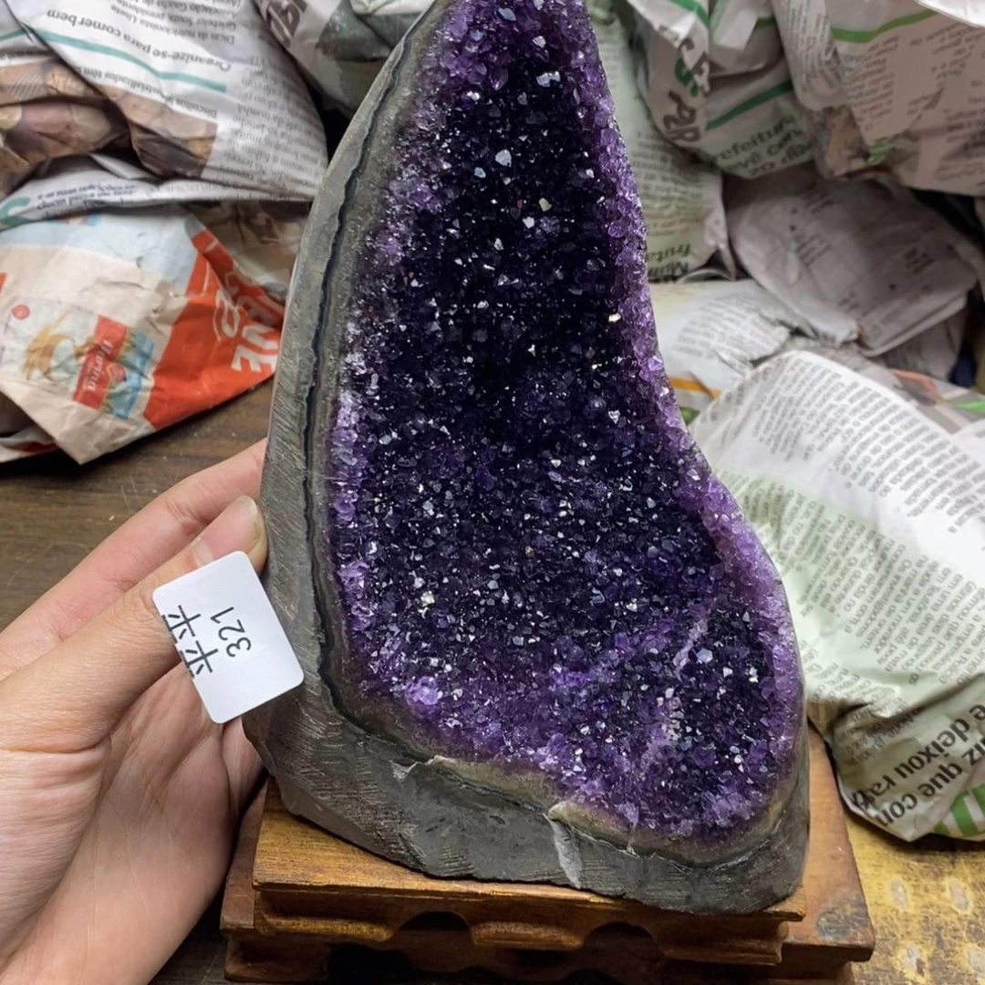 紫晶乌拉圭未镶嵌